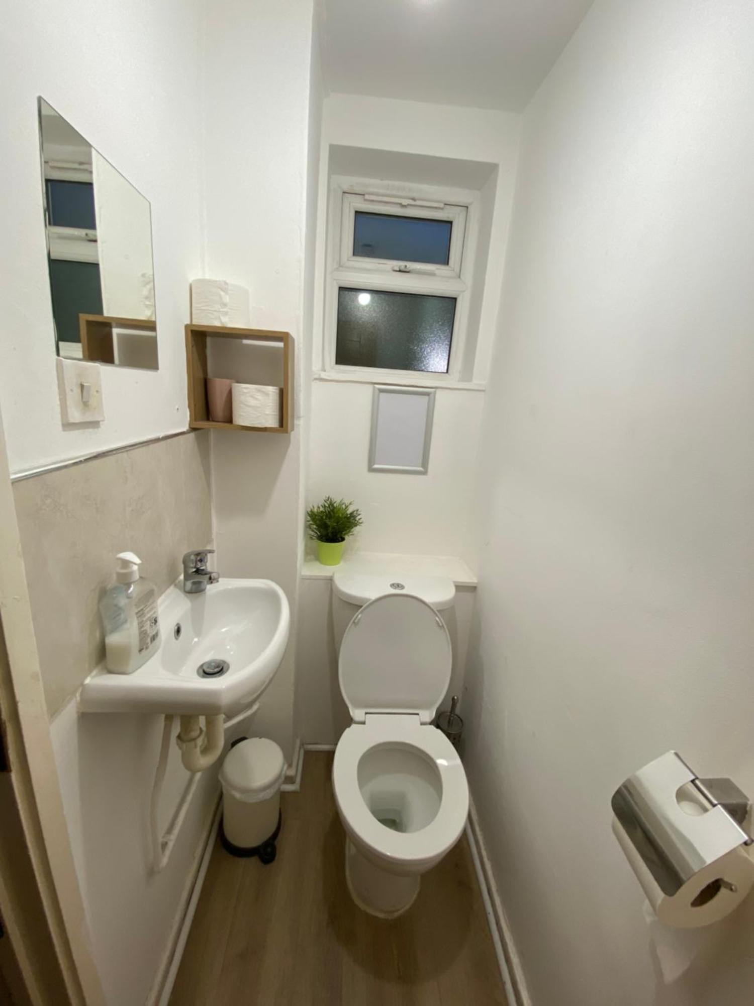 Проживание в семье Fabulous Private Bedrooms Near Euston Station, Central London