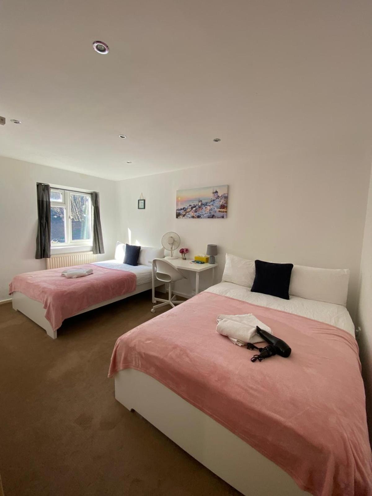 Fabulous Private Bedrooms Near Euston Station, Central London Проживание в семье