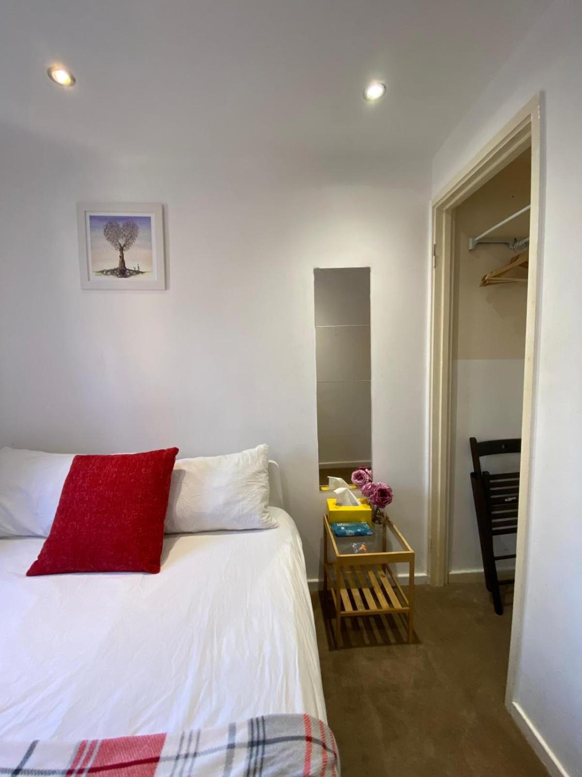 Проживание в семье Fabulous Private Bedrooms Near Euston Station, Central London *