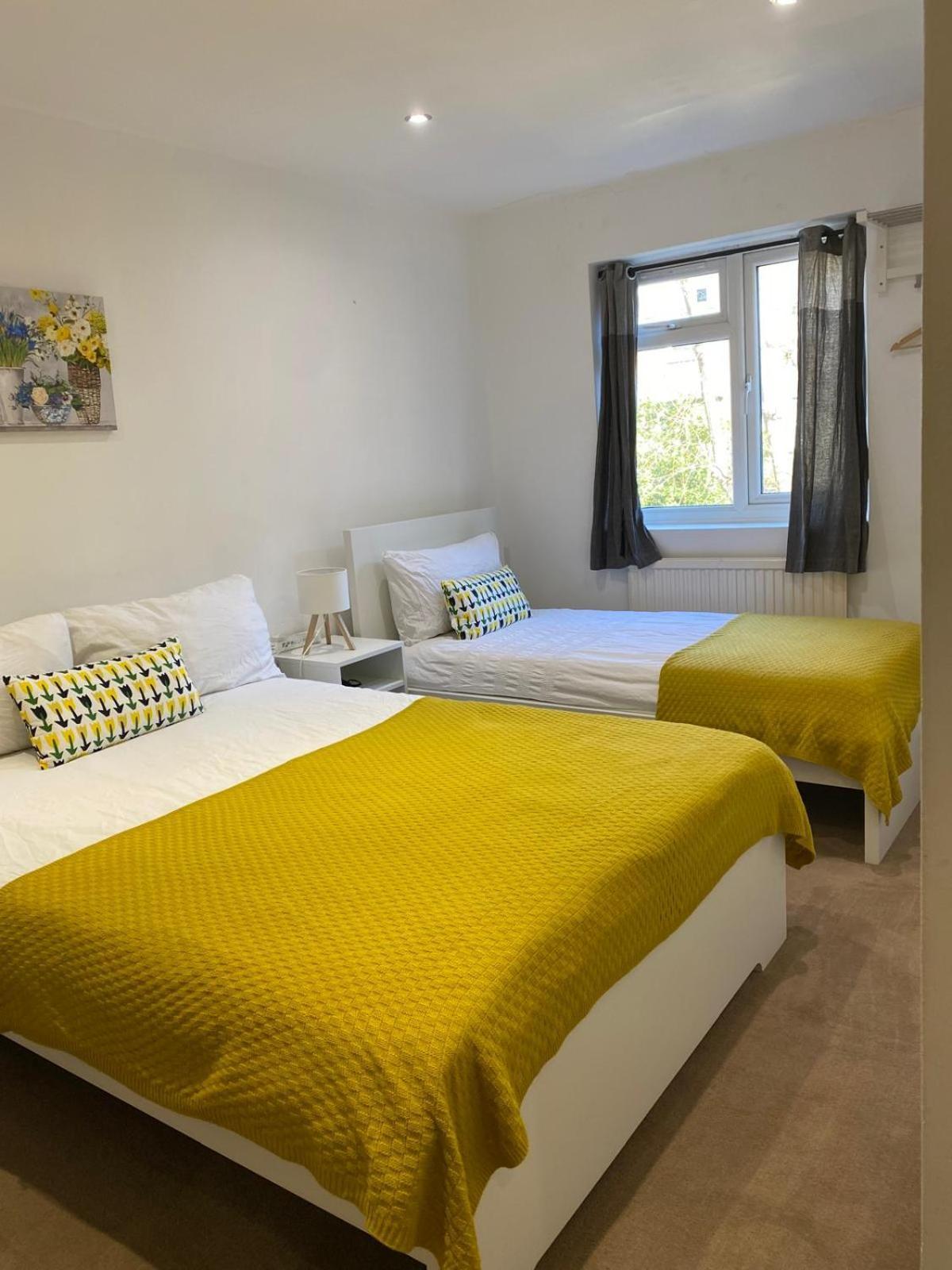 Fabulous Private Bedrooms Near Euston Station, Central London Лондон