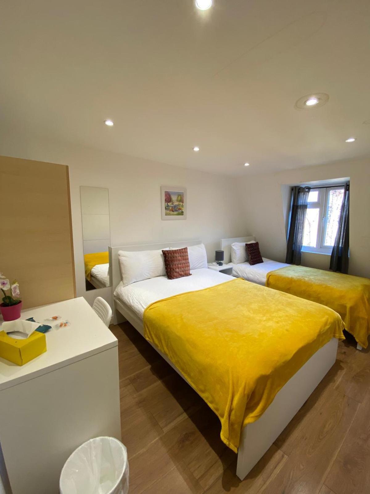 Fabulous Private Bedrooms Near Euston Station, Central London Проживание в семье