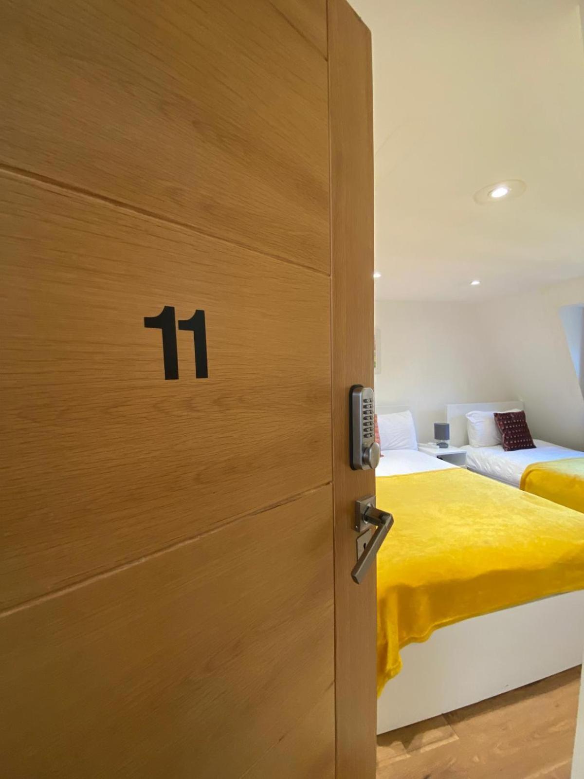Fabulous Private Bedrooms Near Euston Station, Central London Лондон